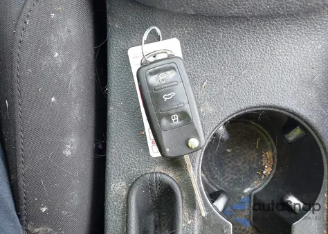 2015 Volkswagen Jetta 2.0L S z USA, uszkodzony, nr VIN 3VW2K7AJ3FM306356